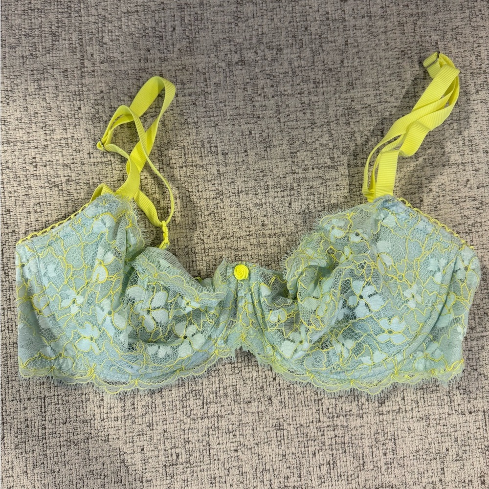 Victoria's Secret Lace Bra in Light blue and Yellow